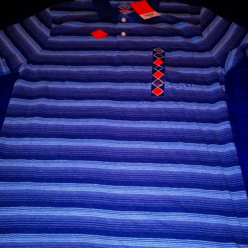 St John's Bay Men Top Size Medium